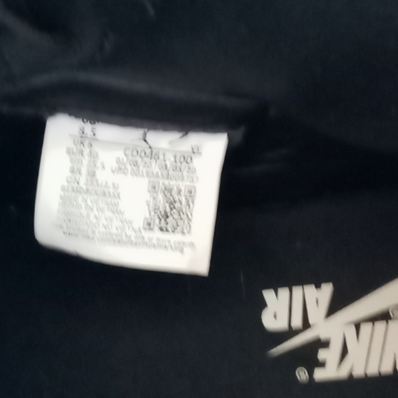 Sneakers - Picture 4 of 6